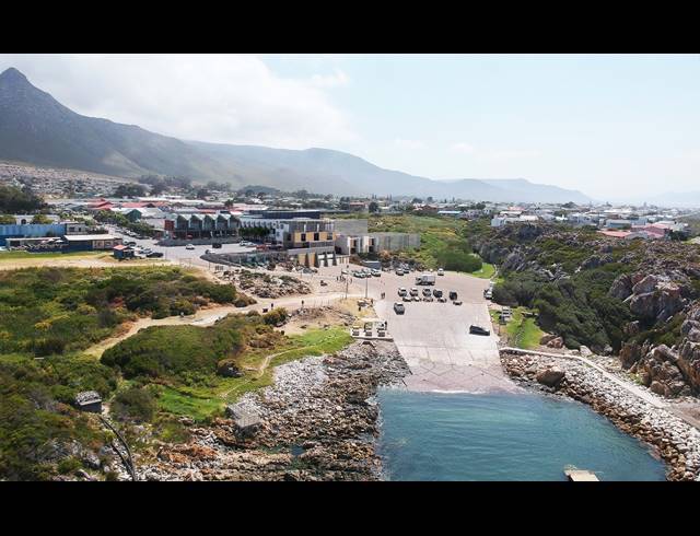 3 BEDROOM APARTMENT FOR SALE IN KLEINMOND CENTRAL